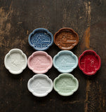 Snack dishes of different colors