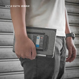 Person holding Brand Charger Noty Eco