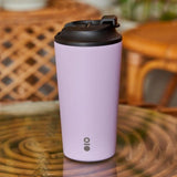 MONTIGOSenseCoffeeCupLarge470mlwith matte finish and black lid on a wooden desk_corporate gifts