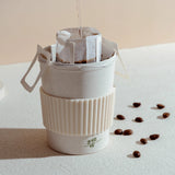 Brewing coffee in Portable Coffee Grounds Cup